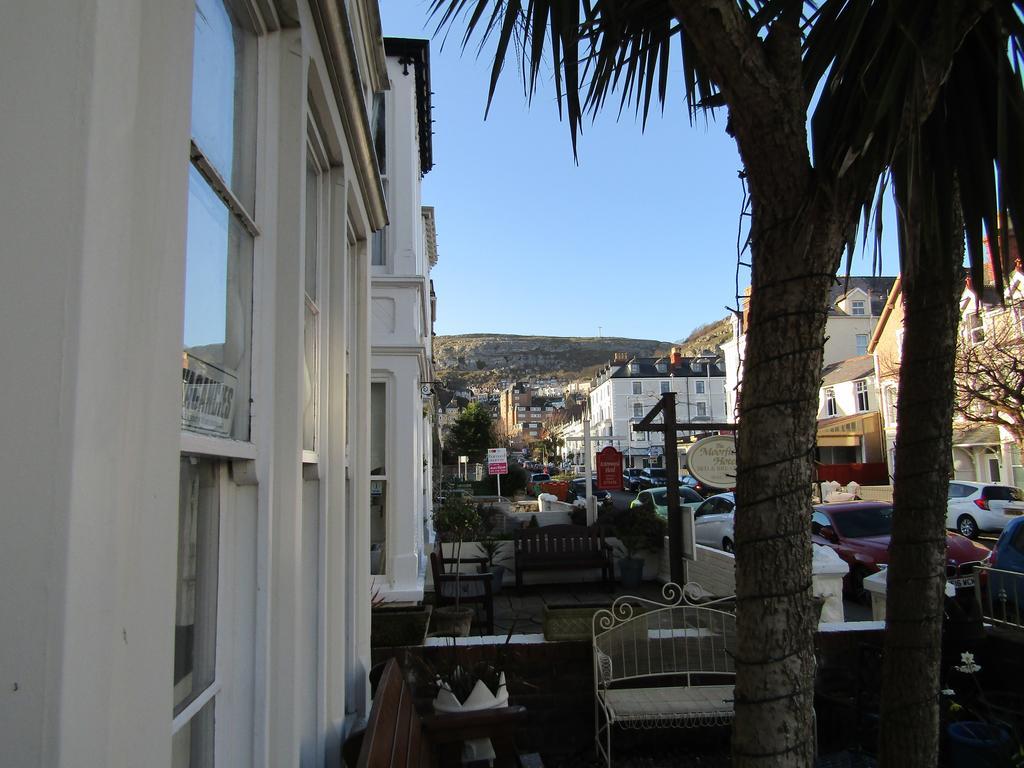 Harringtons At 14 Hotel Llandudno Buitenkant foto