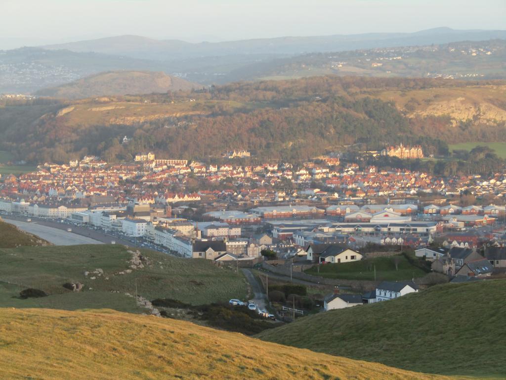 Harringtons At 14 Hotel Llandudno Buitenkant foto