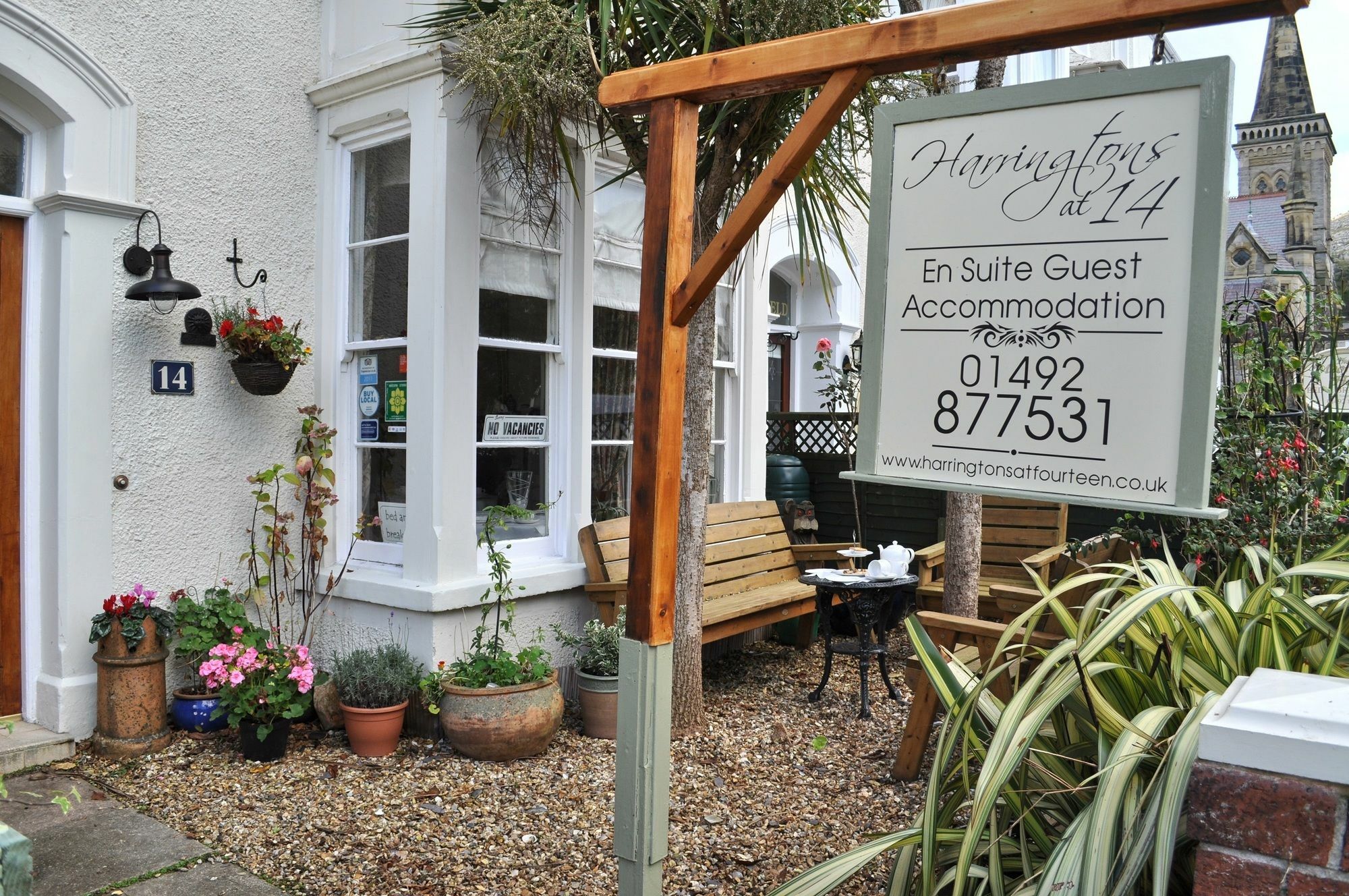 Harringtons At 14 Hotel Llandudno Buitenkant foto